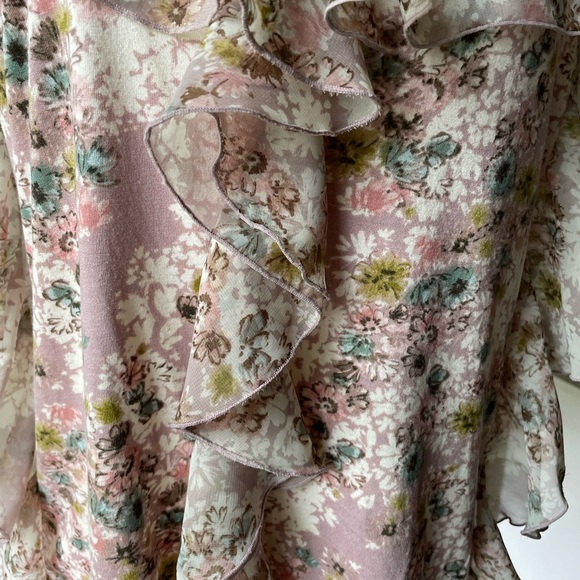 Lauren Conrad Floral Top with adjustable straps. - Picture 3 of 6